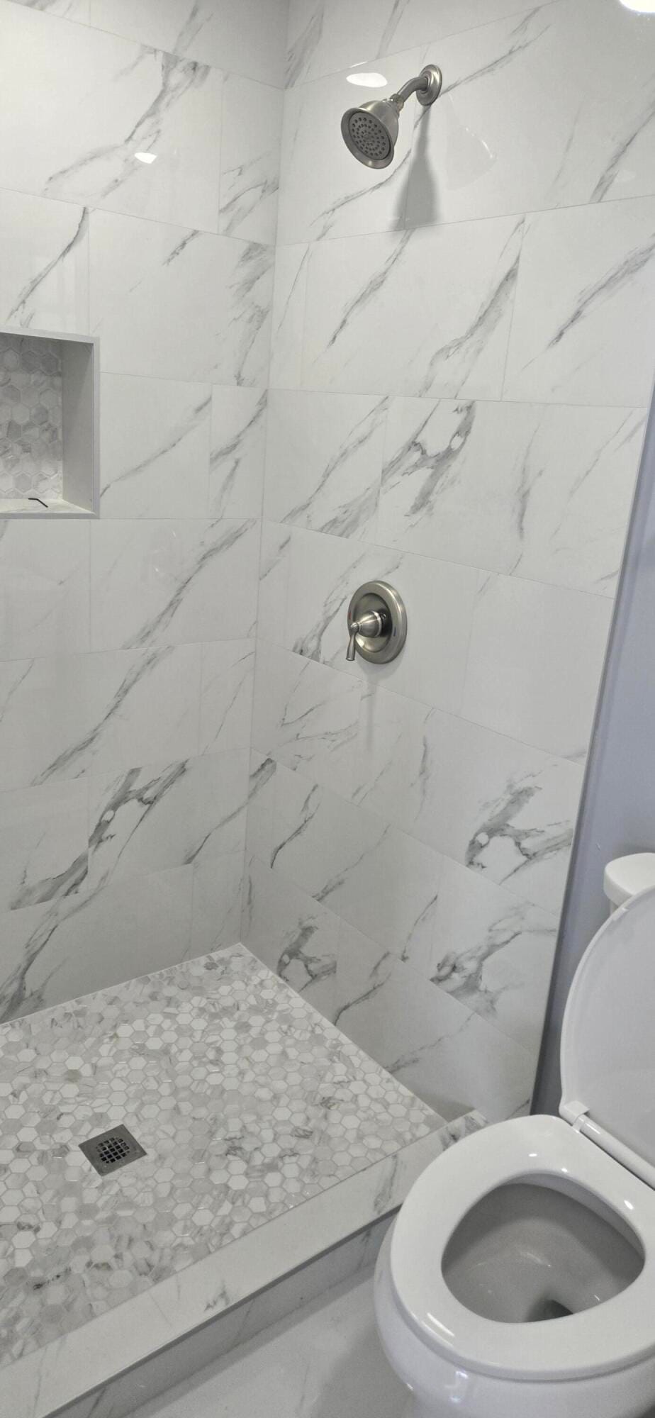 1408 W BROOME Street — photo 11