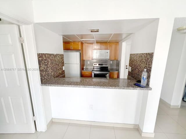 6995 NW 186th Street E211, Hialeah, FL 33015