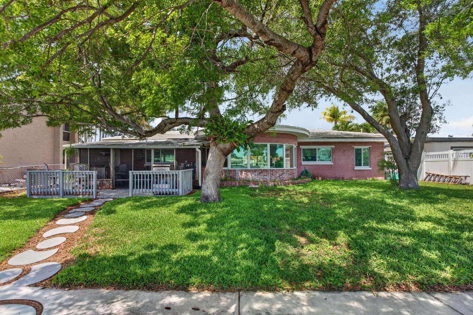 420 SE 14TH Avenue — photo 4