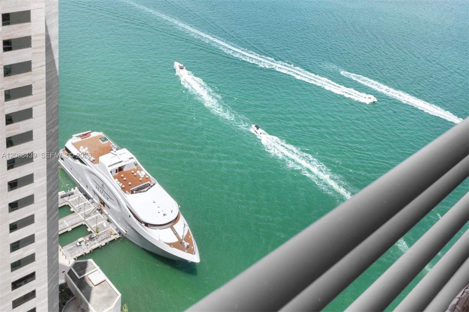 335 Biscayne Boulevard 3904 — photo 12