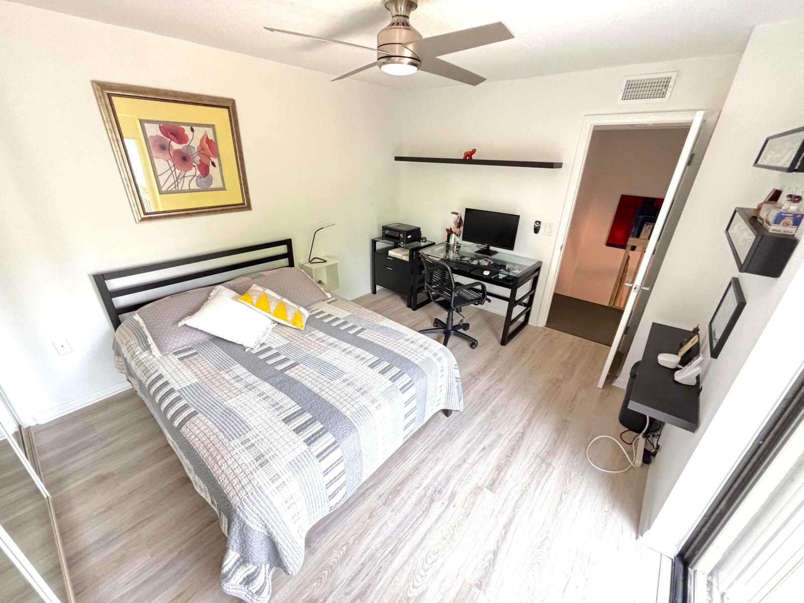 1700 Embassy Drive 403 — photo 9