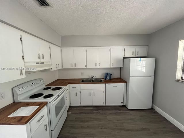 3739 SE 15 Street 2, Dania Beach, FL 33004