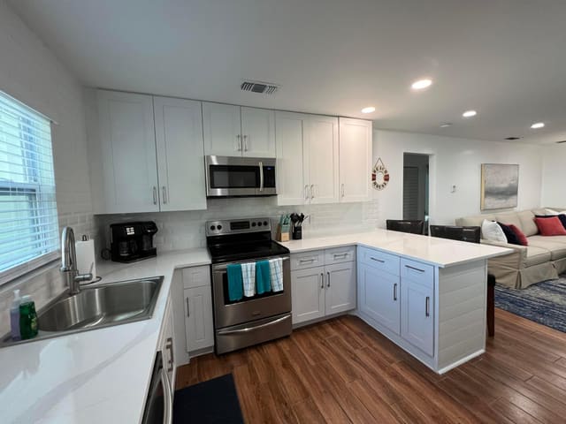 4104 GARDEN Avenue, West Palm Beach, FL 33405
