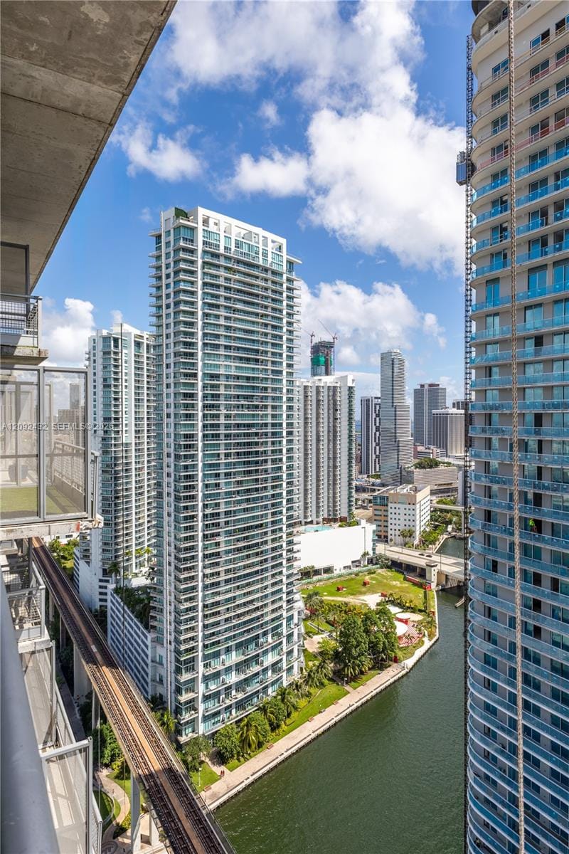 690 SW 1st Court PHII12, Miami, FL 33130 photo 9