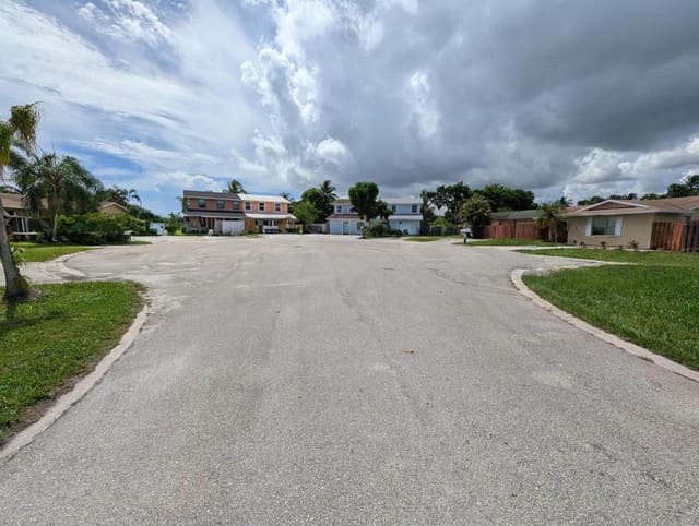 8599 CRATER Terrace, West Palm Beach, FL 33403