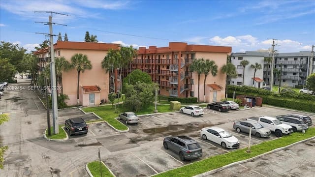 5350 W 21st Court 202, Hialeah, FL 33016