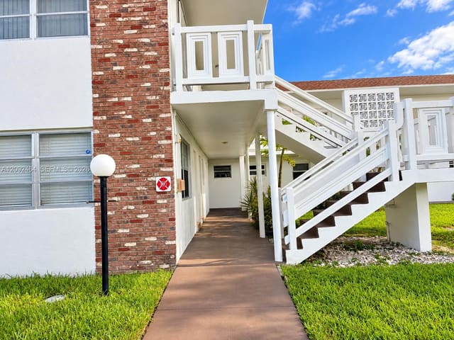1511 NW 43rd Avenue 101, Park South, Lauderhill, FL