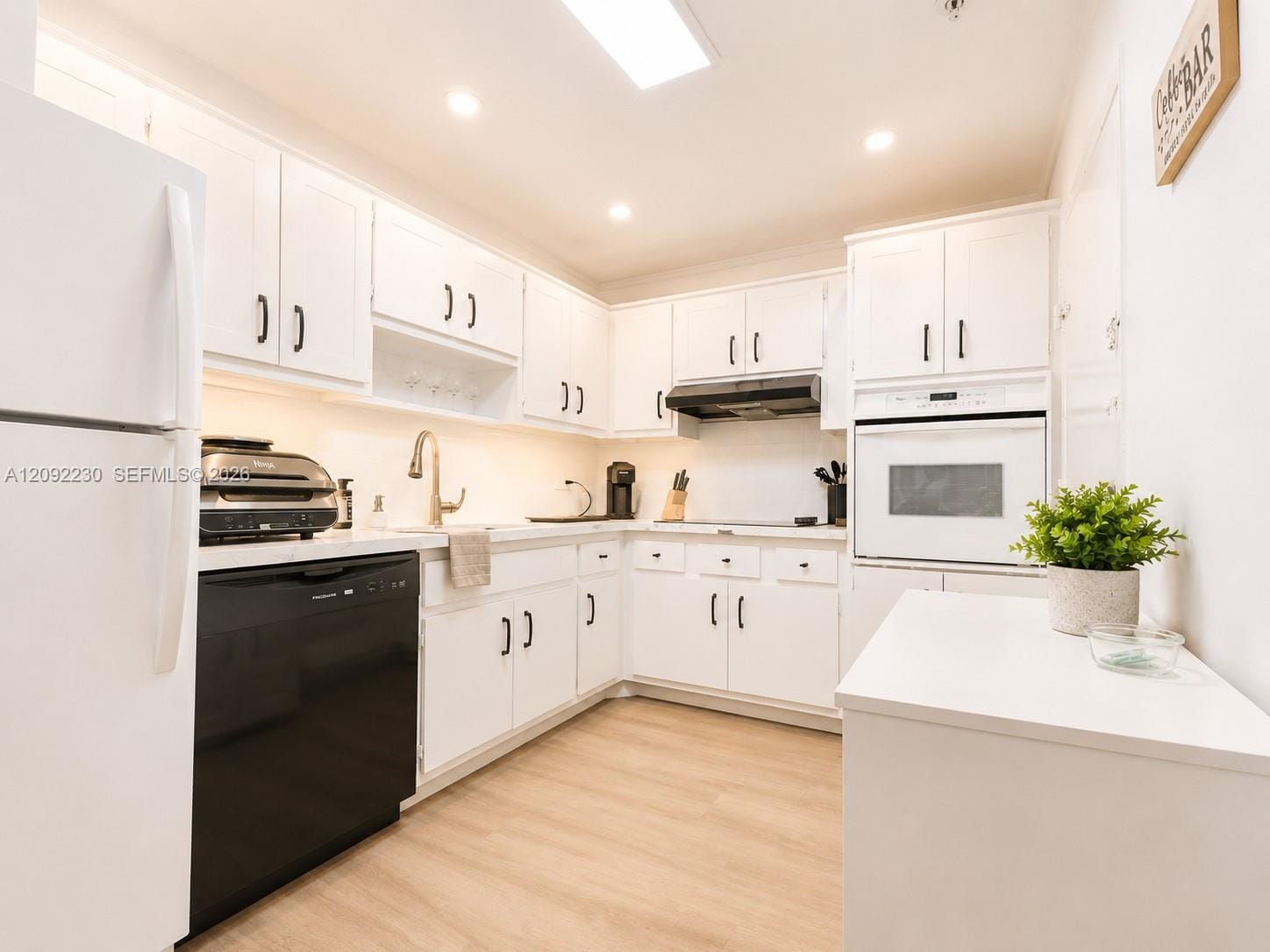 400 Kings Point Drive 1224 — photo 6