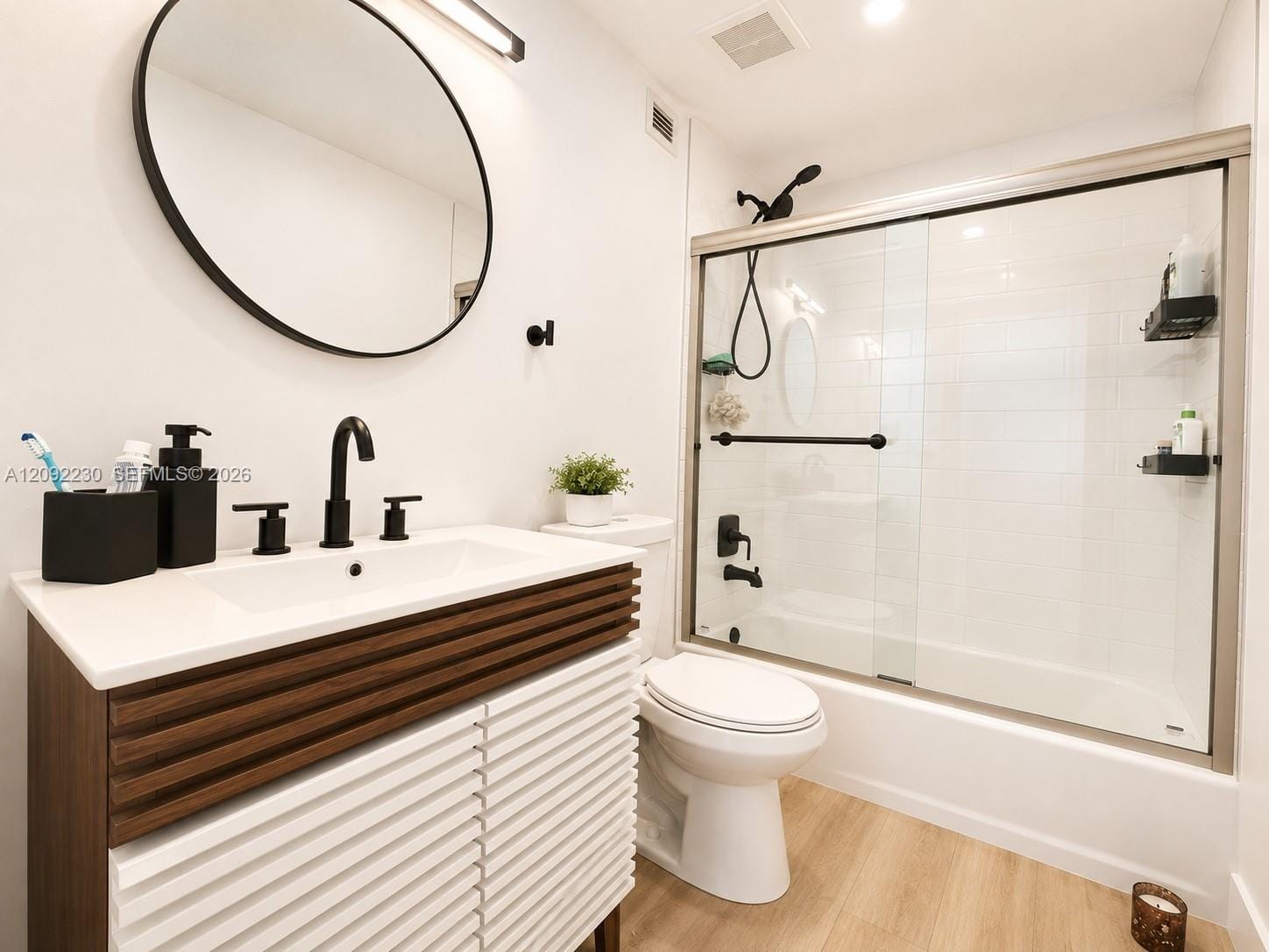 400 Kings Point Drive 1224 — photo 8