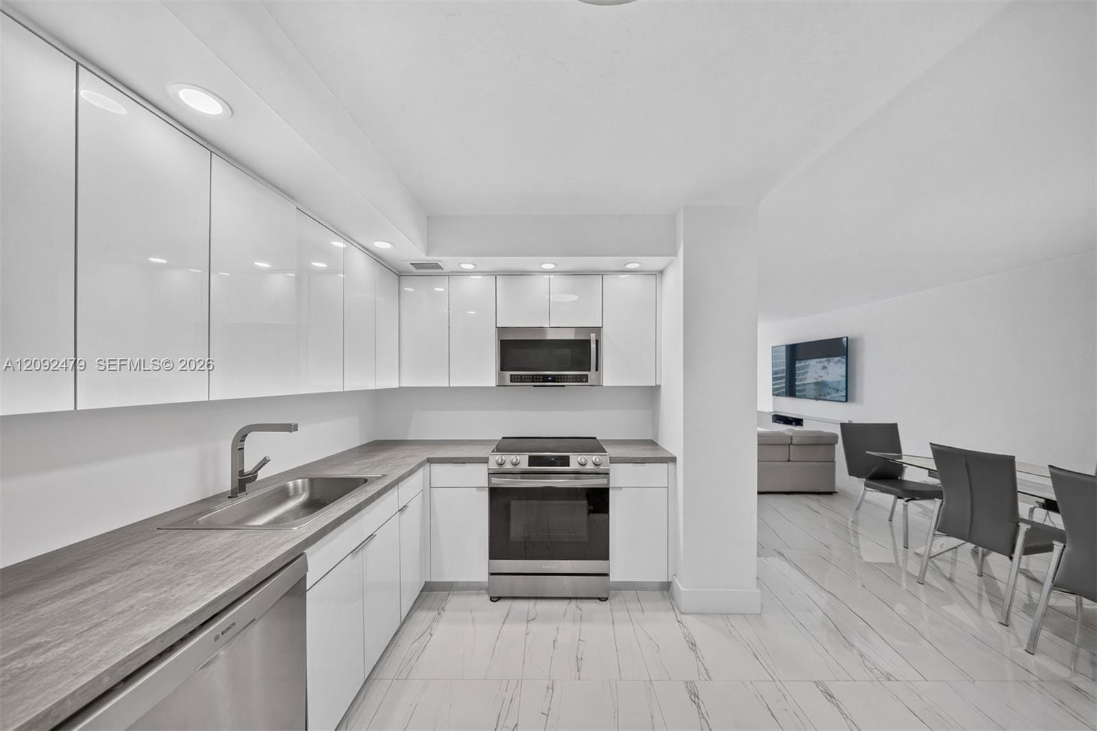 100 Bayview Drive 1908, Sunny Isles Beach, FL 33160 photo 8