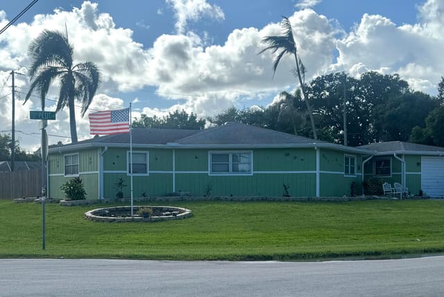 1525 SE HOLIDAY Road, Port St. Lucie, FL 34952