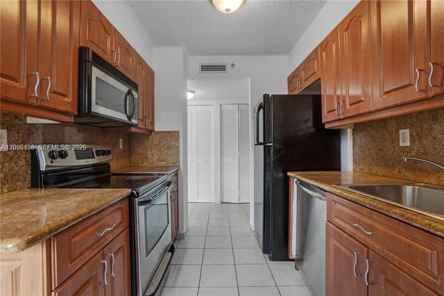 1688 West Avenue 408, Miami Beach, FL 33139
