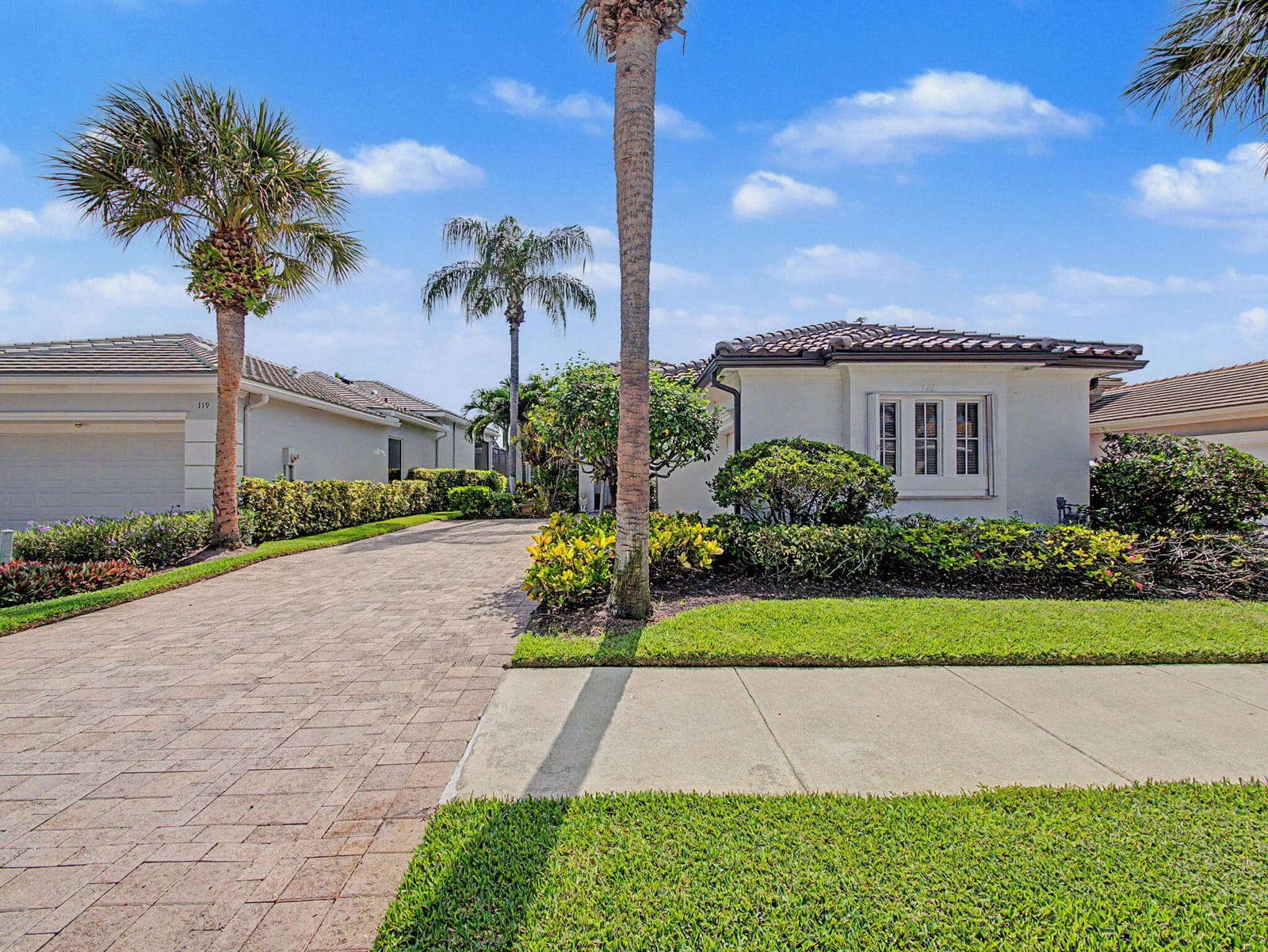 121 ORCHID CAY Drive — photo 4