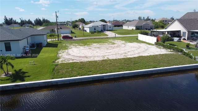 2907 NW 9 Street, Cape Coral, FL 33993