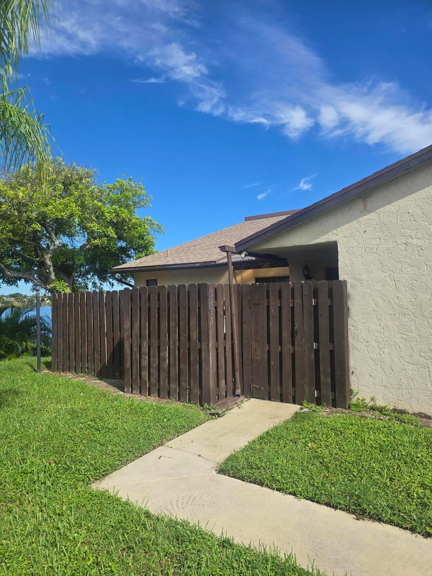 3801 WATERVIEW Circle, Palm Springs, FL 33461 photo 2