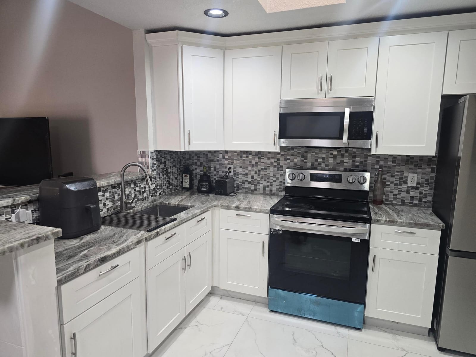 3801 WATERVIEW Circle, Palm Springs, FL 33461 photo 12