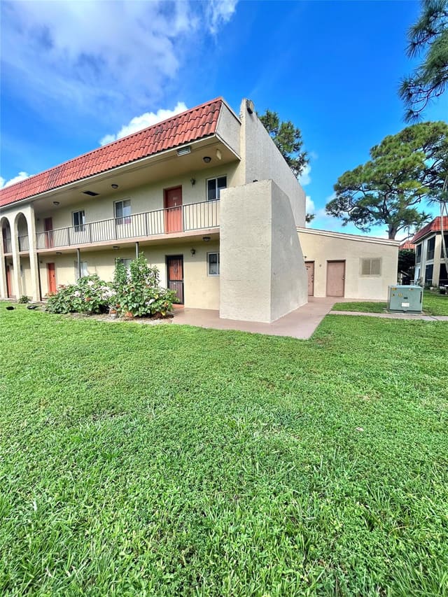 6100 FOREST HILL Boulevard 101, West Palm Beach, FL 33415