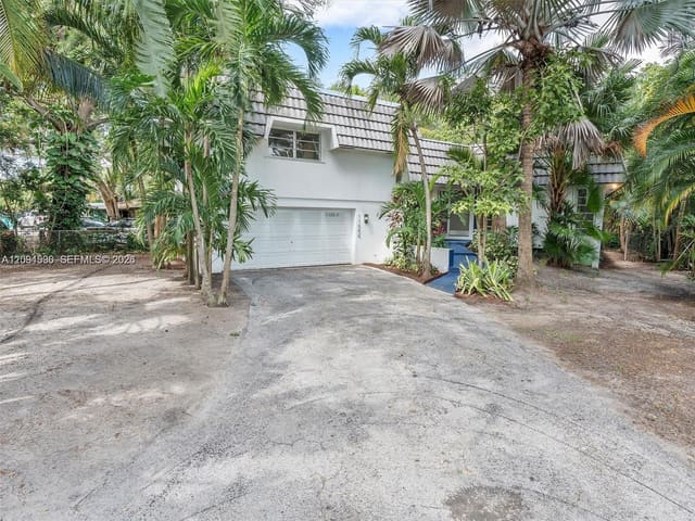 11000 NE 9th Avenue, Biscayne Park, FL 33161