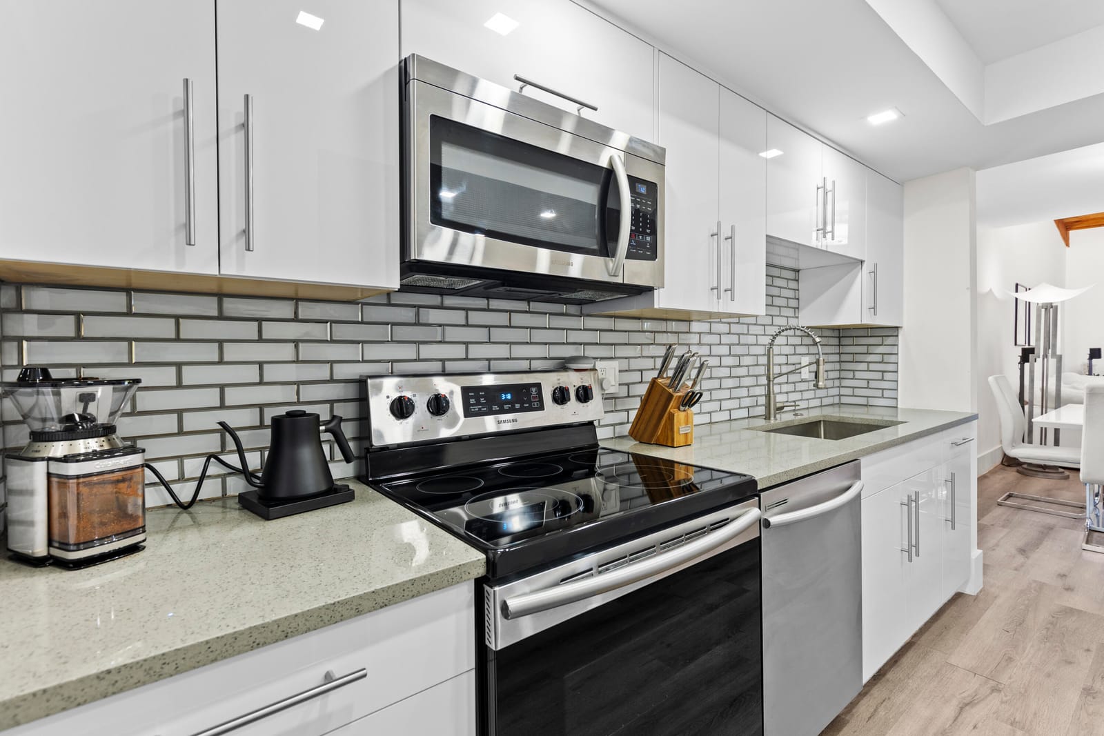 4491 CRYSTAL LAKE Drive 204C — photo 2