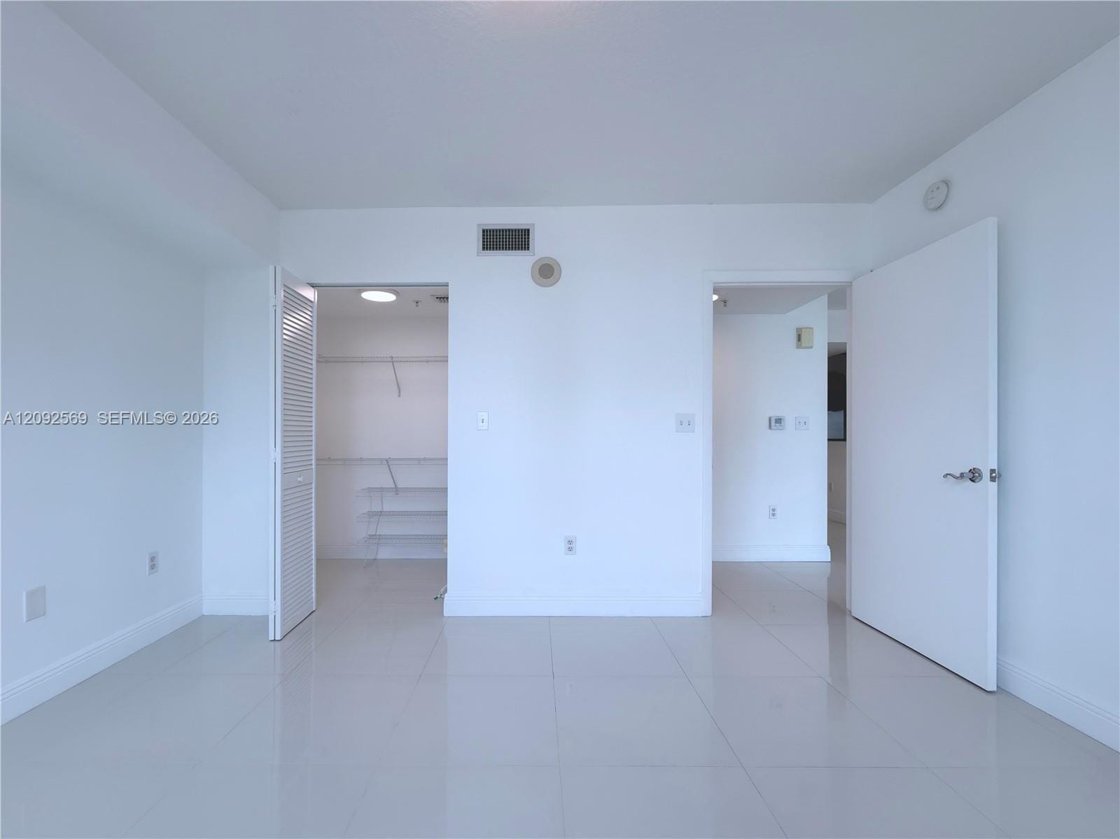 31 SE 5th Street 2307, Miami, FL 33131 photo 18