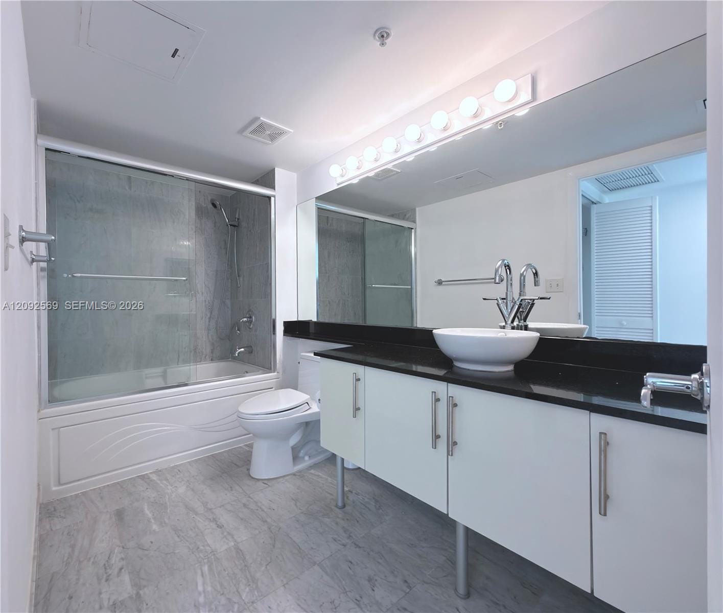 31 SE 5th Street 2307, Miami, FL 33131 photo 21