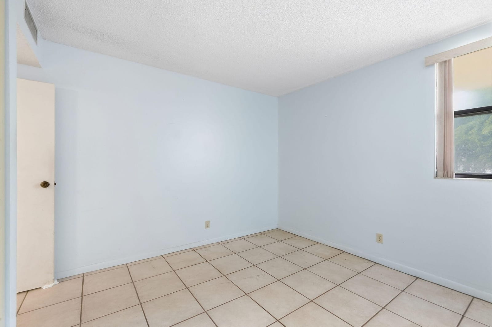 8425 Forest Hills Drive 205, Coral Springs, FL 33065 photo 13