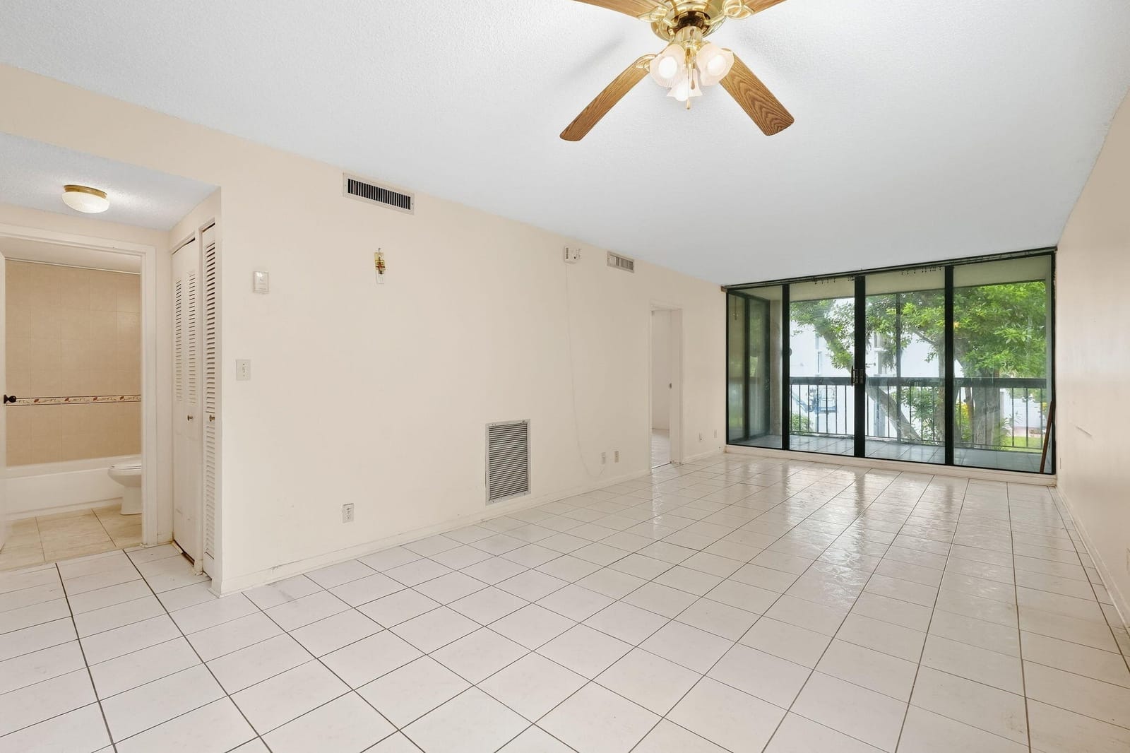 8425 Forest Hills Drive 205, Coral Springs, FL 33065 photo 19