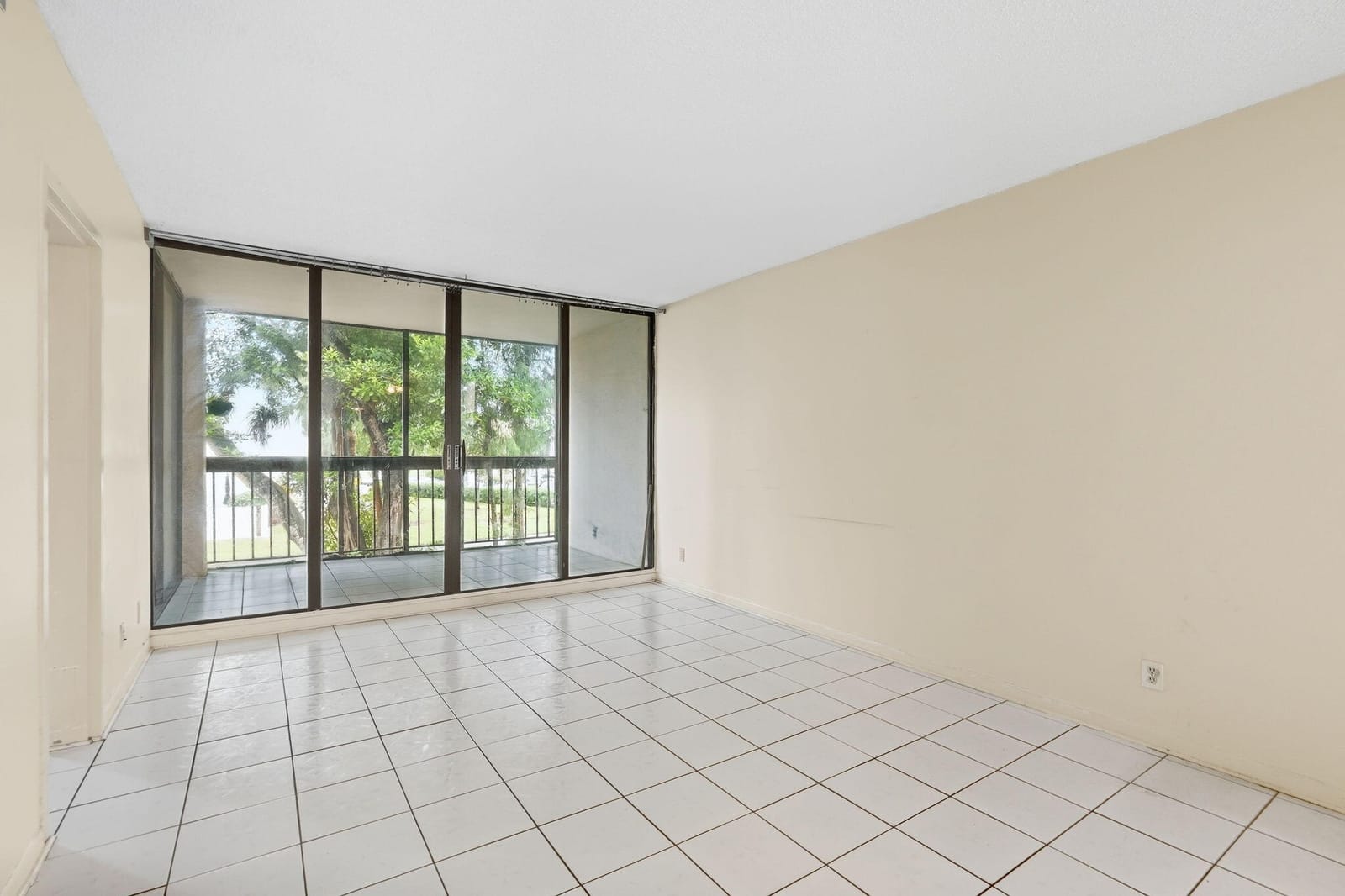 8425 Forest Hills Drive 205, Coral Springs, FL 33065 photo 20