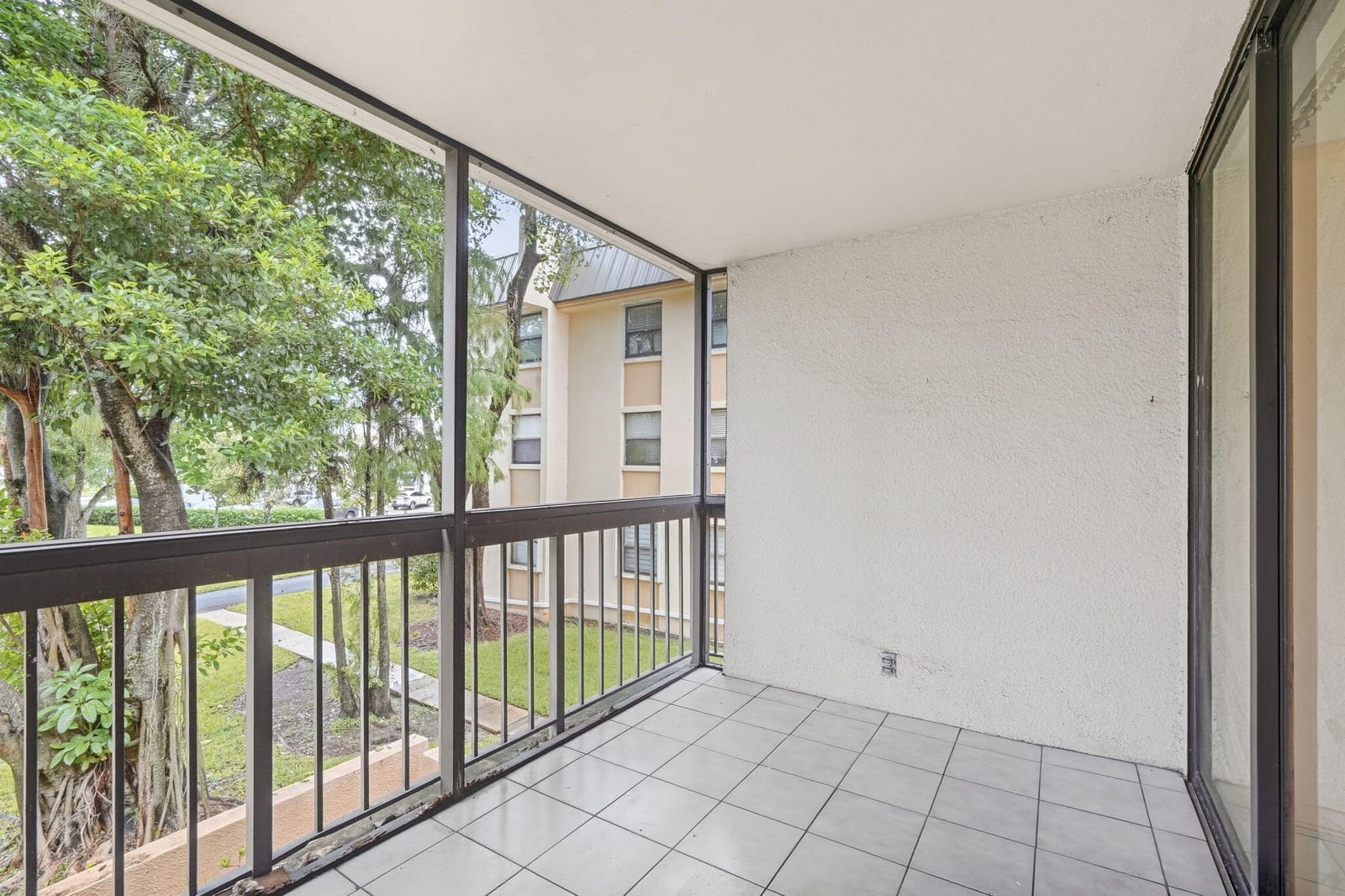 8425 Forest Hills Drive 205, Coral Springs, FL 33065 photo 22