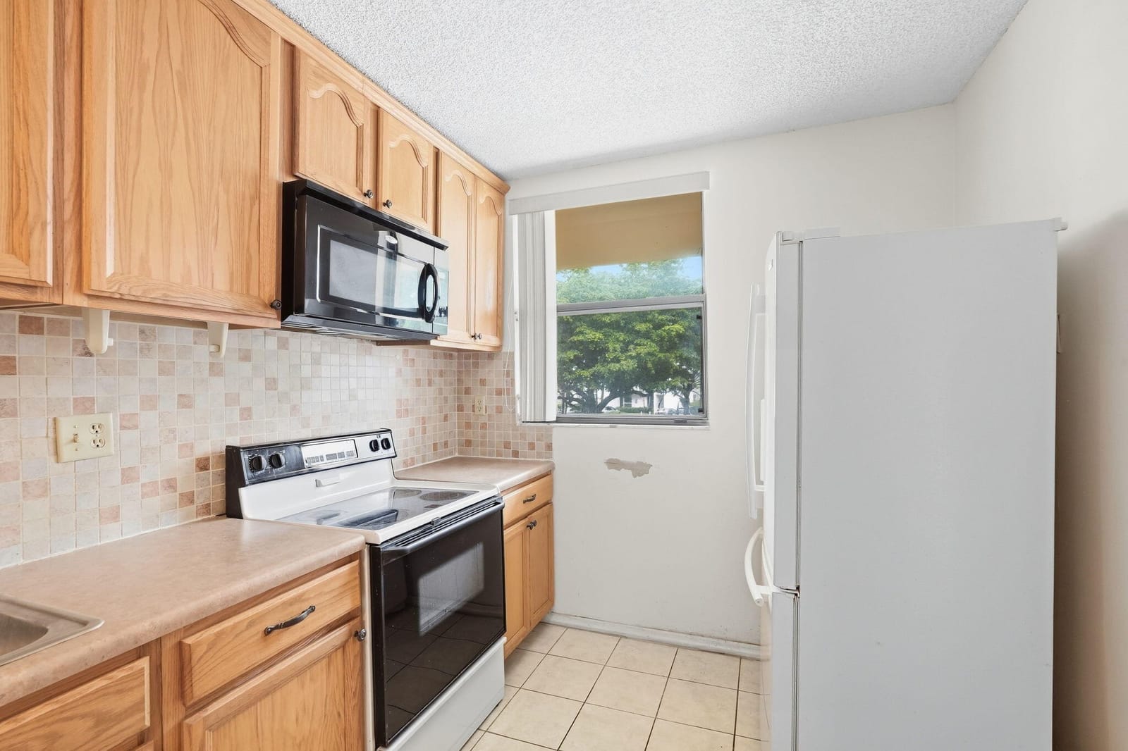 8425 Forest Hills Drive 205 — photo 5