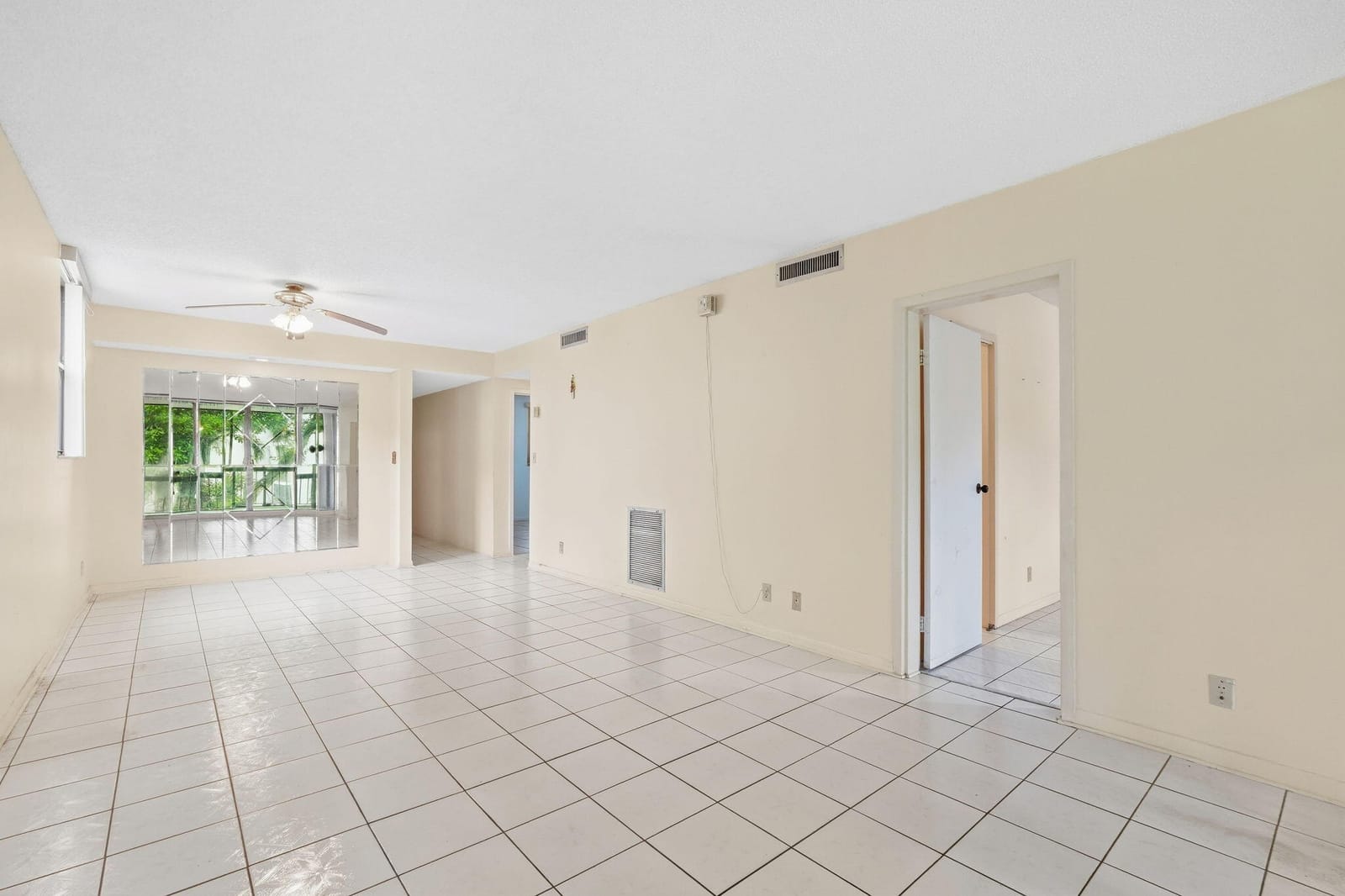 8425 Forest Hills Drive 205 — photo 9