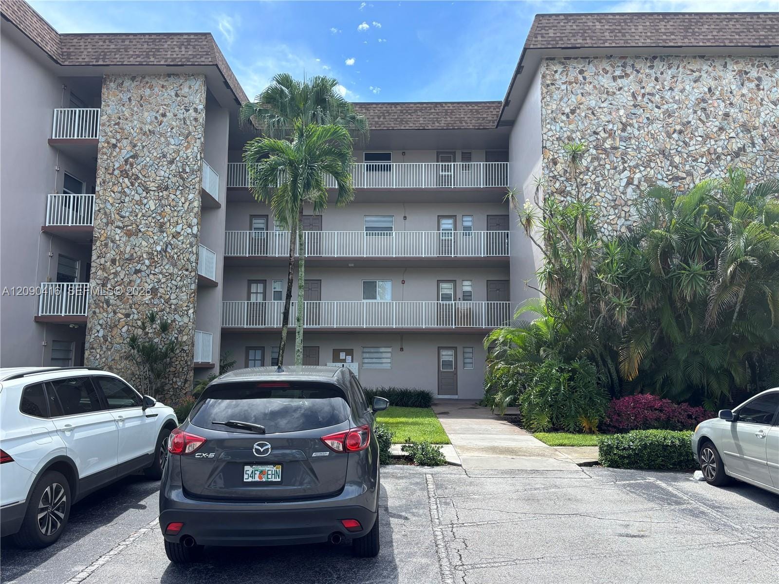 2500 SW 81st Avenue 403 — photo 5