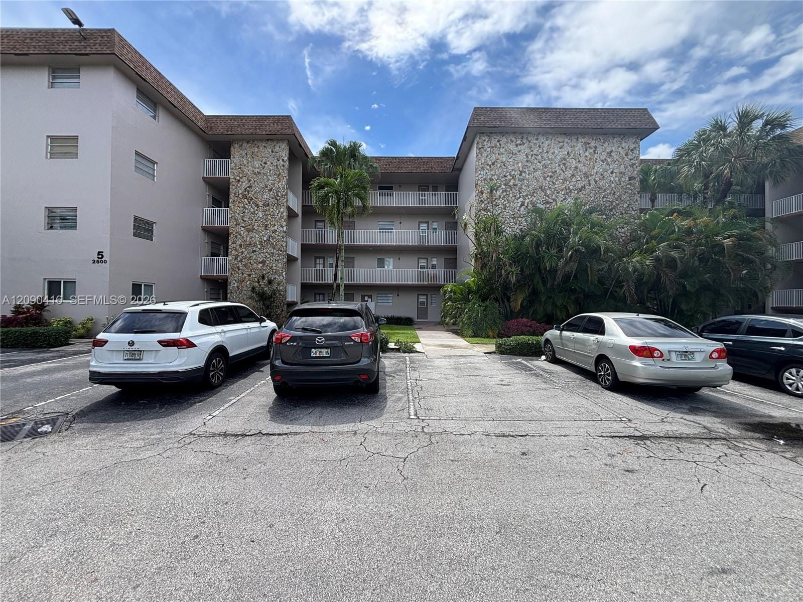 2500 SW 81st Avenue 403 — photo 6