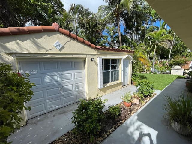 1018 W 47th Street 1, Miami Beach, FL 33140