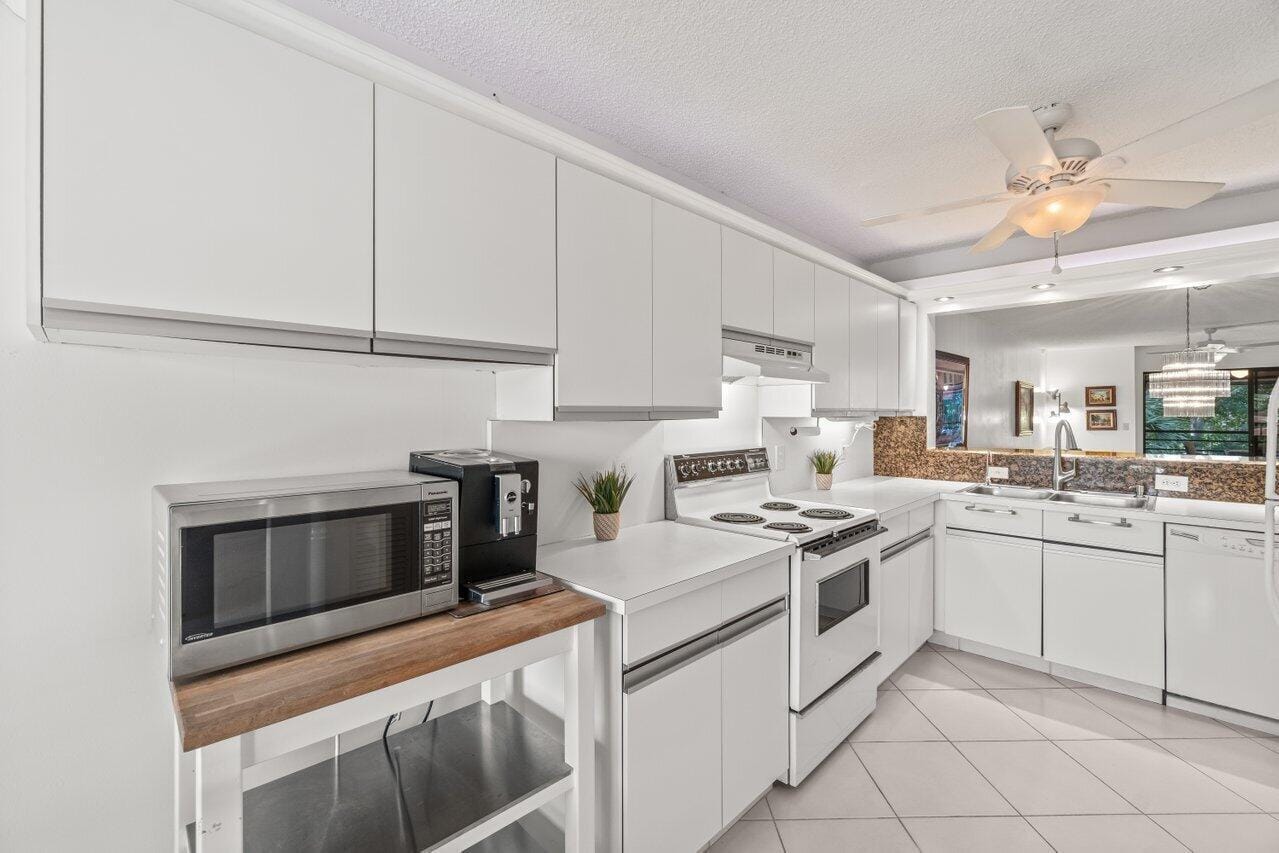 5380 CEDAR LAKE Drive 303, Boynton Beach, FL 33437 photo 14