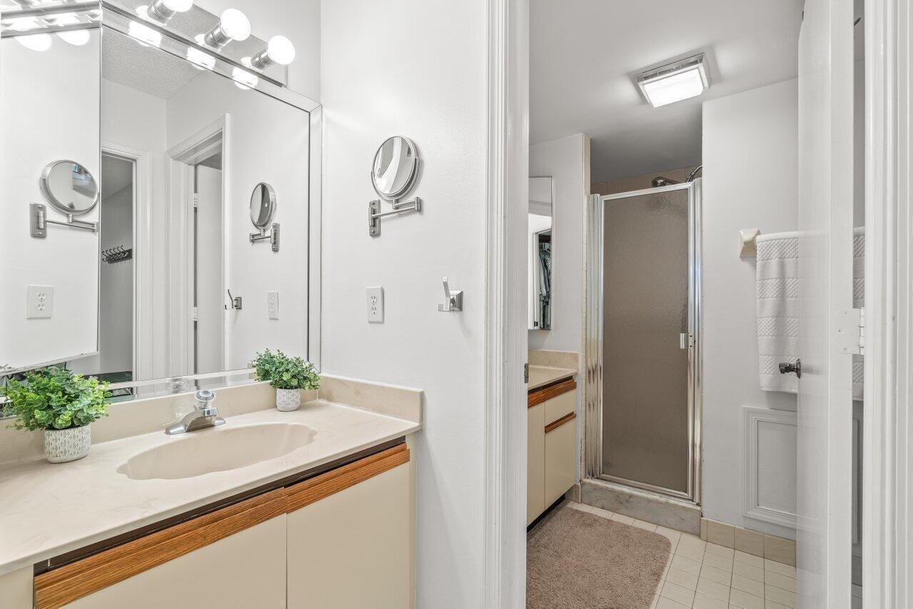 5380 CEDAR LAKE Drive 303, Boynton Beach, FL 33437 photo 22