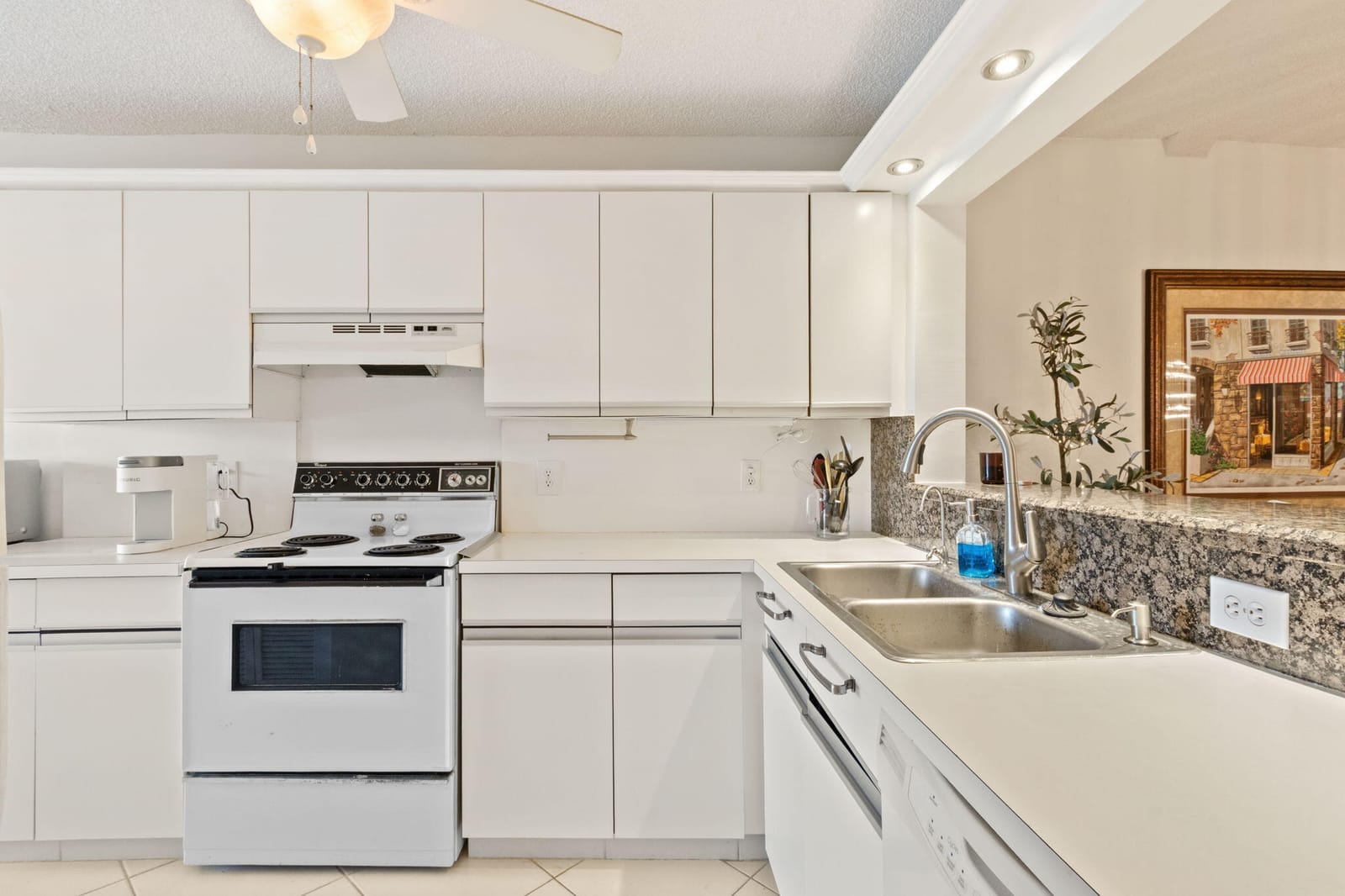 5380 CEDAR LAKE Drive 303 — photo 8