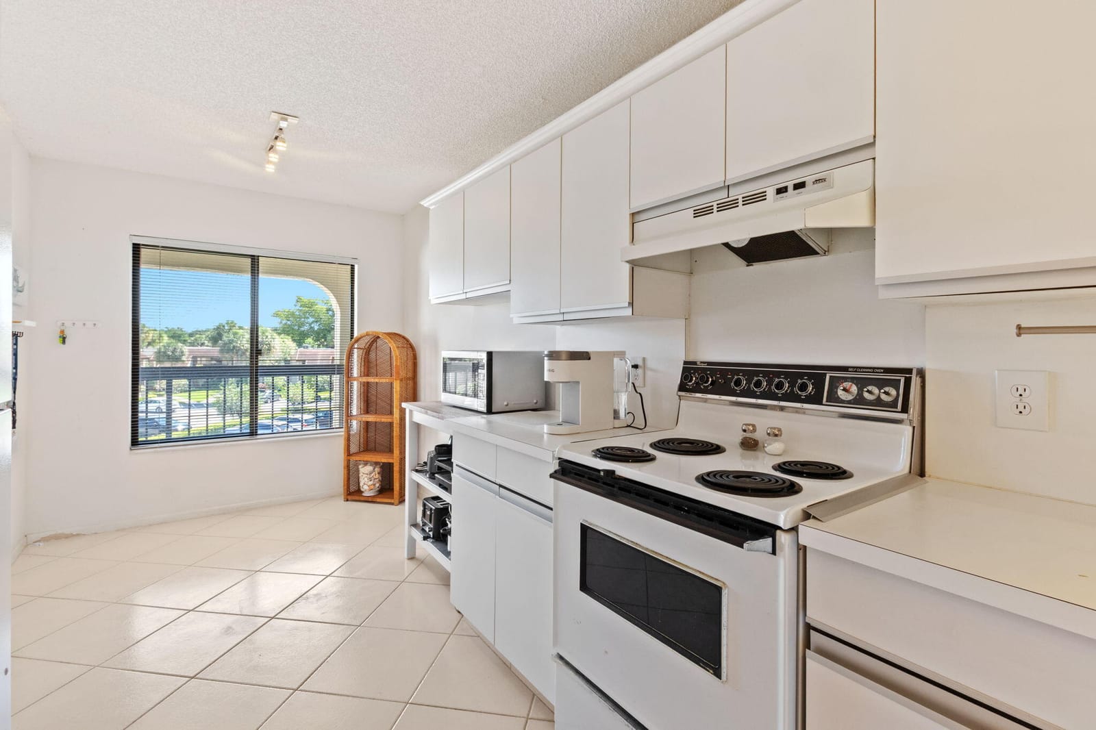 5380 CEDAR LAKE Drive 303 — photo 9