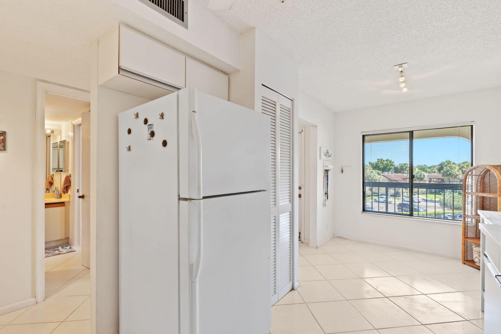 5380 CEDAR LAKE Drive 303 — photo 10