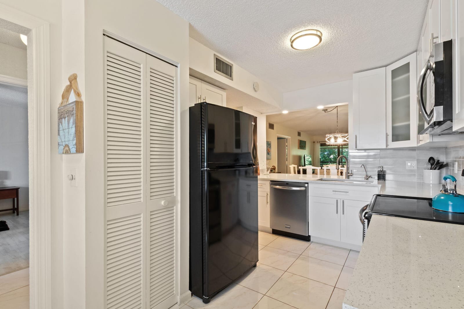 5380 CEDAR LAKE Drive 304 — photo 4