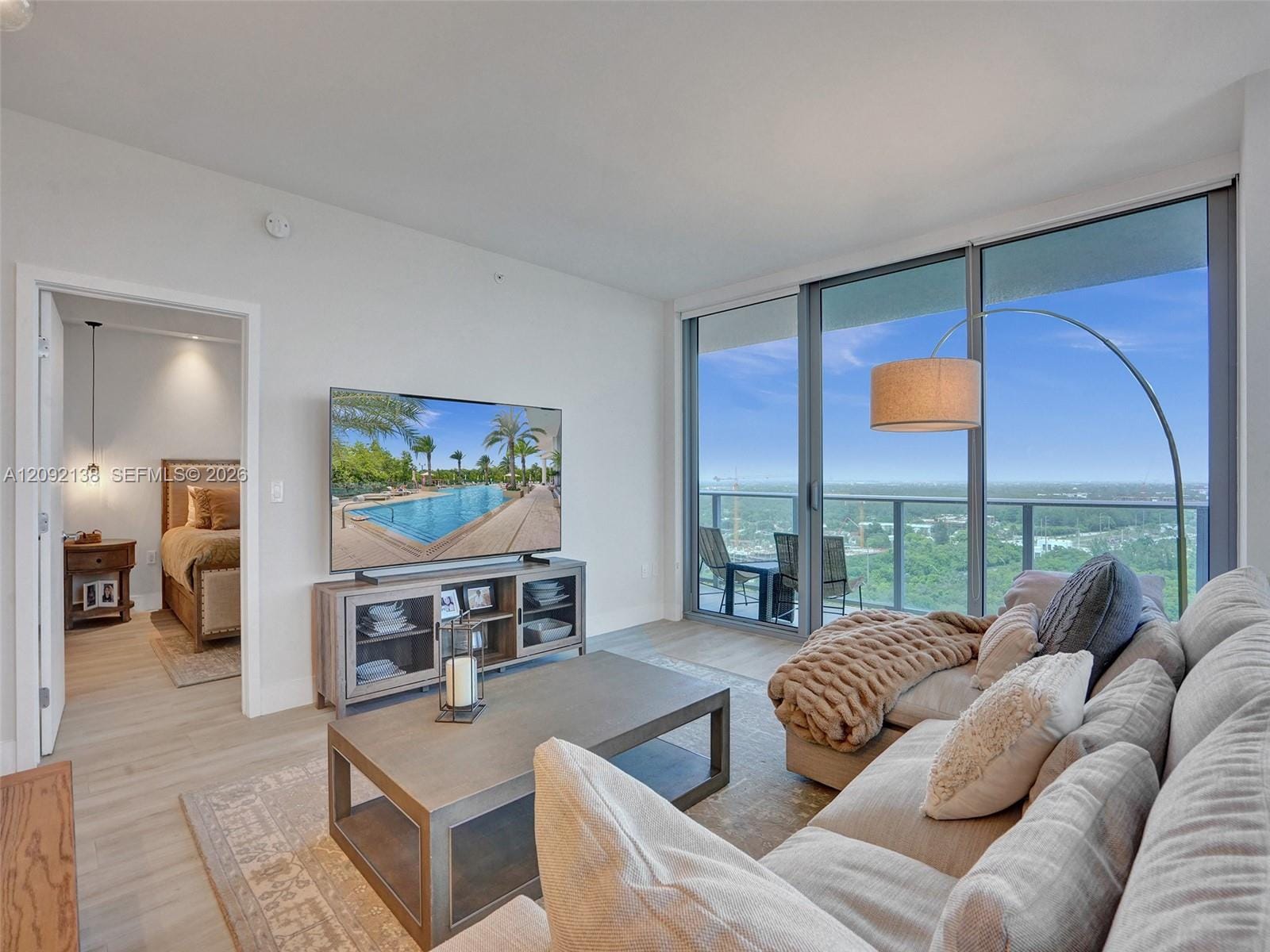 16385 Biscayne Boulevard 2107, North Miami Beach, FL 33160 photo 28