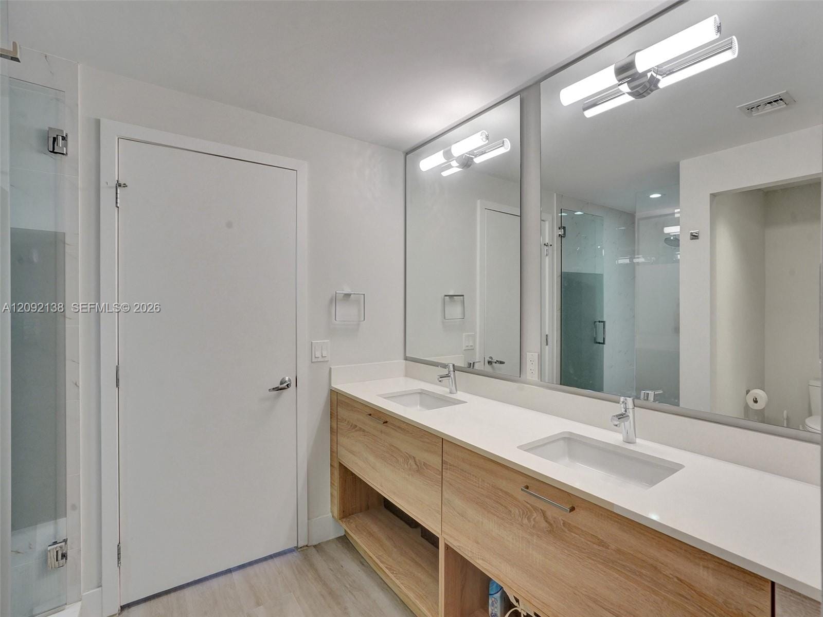16385 Biscayne Boulevard 2107, North Miami Beach, FL 33160 photo 30