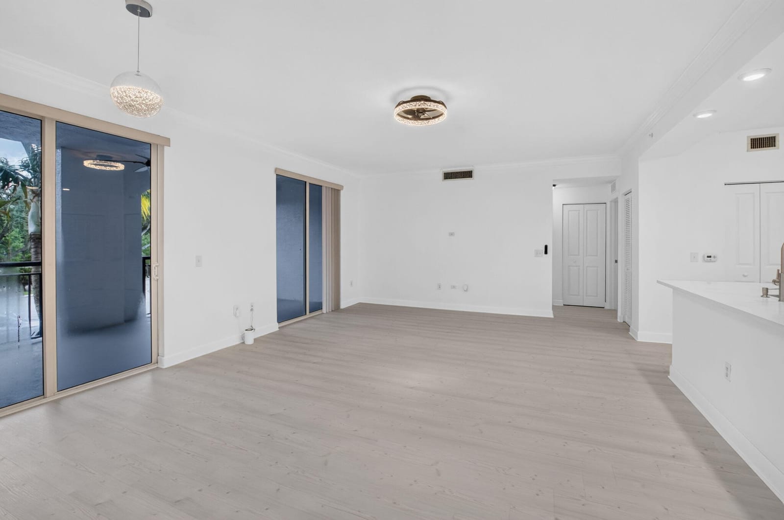 1690 RENAISSANCE COMMONS Boulevard 1201 — photo 11