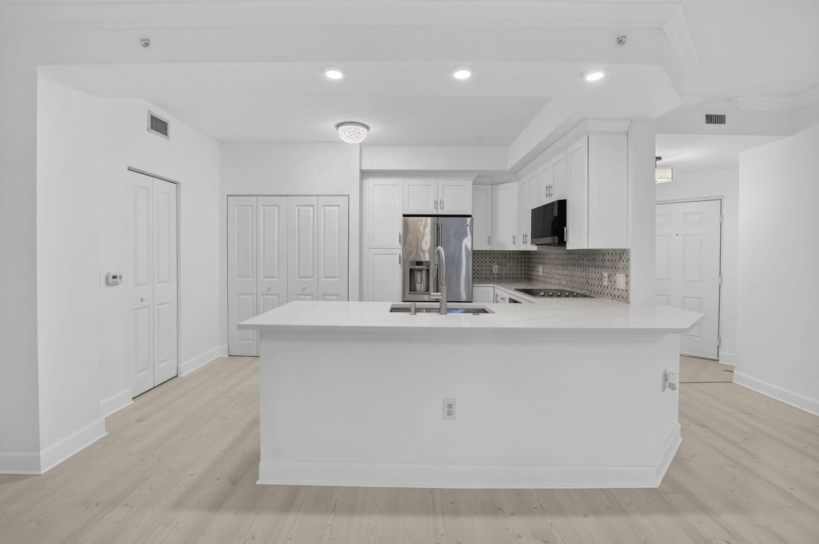 1690 RENAISSANCE COMMONS Boulevard 1201 — photo 12