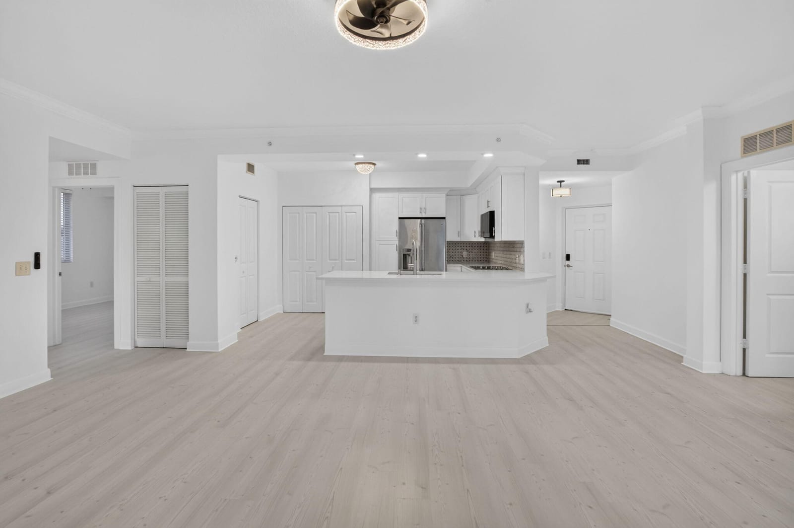 1690 RENAISSANCE COMMONS Boulevard 1201 — photo 5