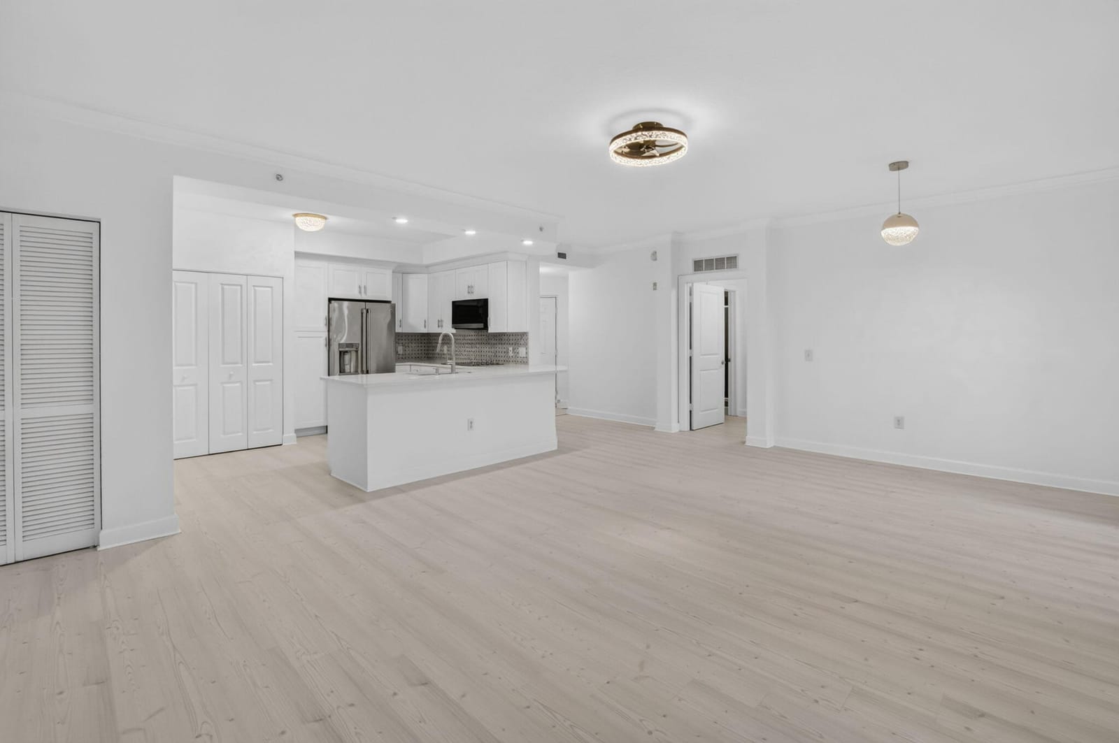 1690 RENAISSANCE COMMONS Boulevard 1201 — photo 7