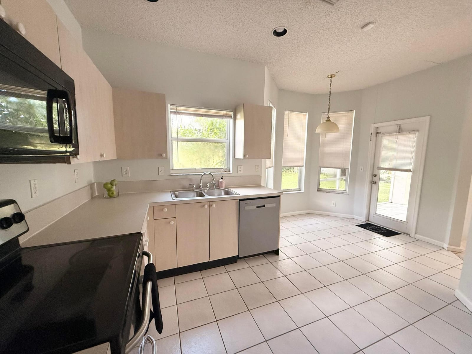12077 Sunset Point Circle — photo 3