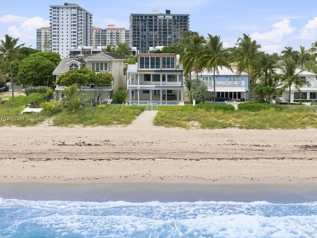 3036 N Atlantic Boulevard, Fort Lauderdale, FL 33308