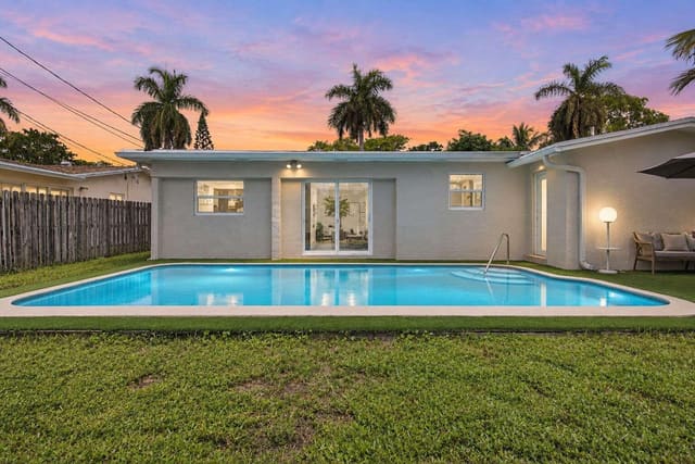 7640 SUNSET STRIP, Sunrise, FL 33322