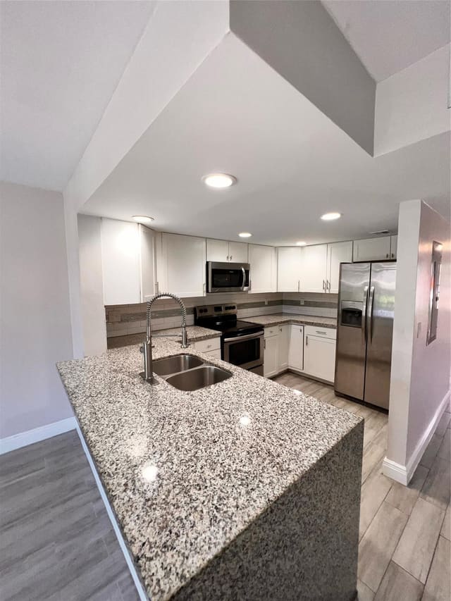 9050 NW 28TH Street 122, Coral Springs, FL 33065